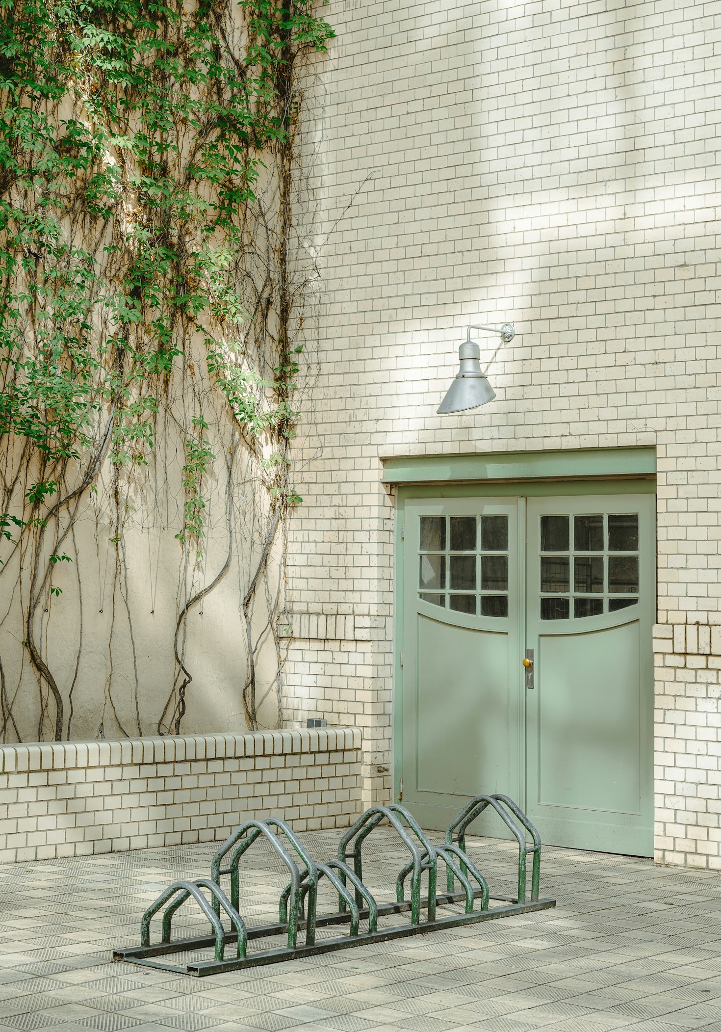 How Urban Spaces Tell Their Stories